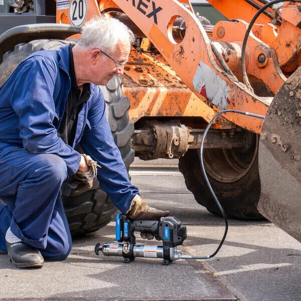 SKF TLGB21/230v Battery driven grease gun durable, ergonomic design